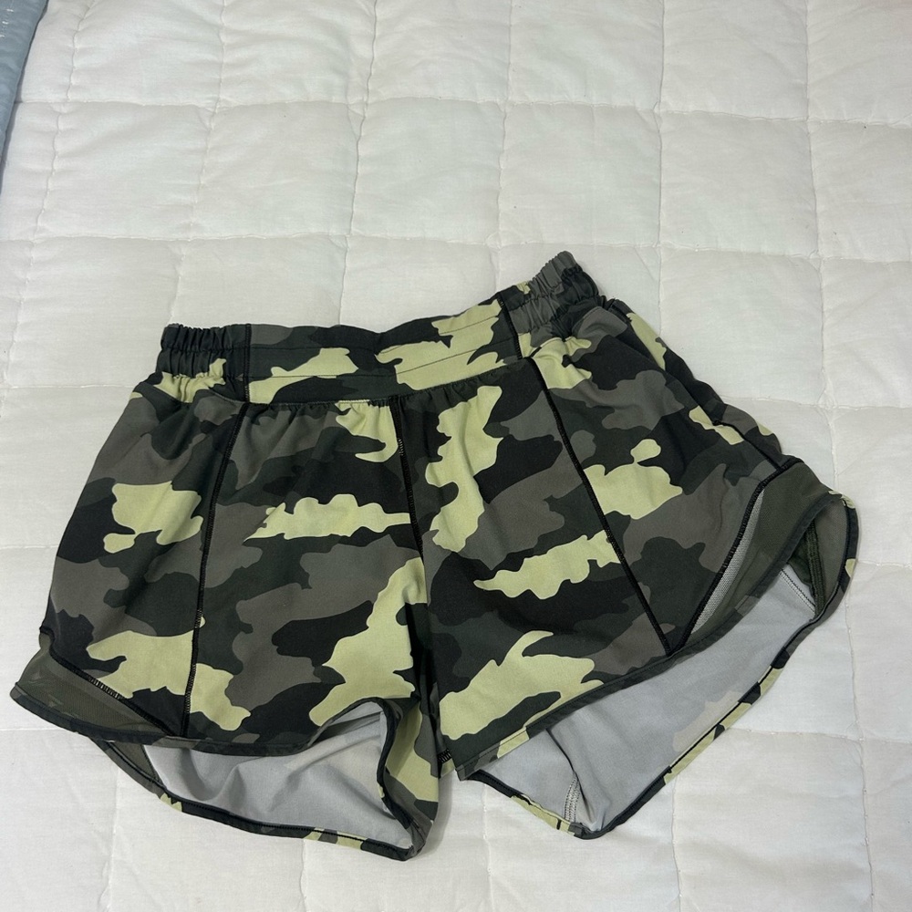 Lululemon Hotty Hot Shorts - Camo